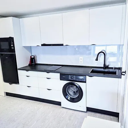 Estudio Al Mar En El Casco Vello De *