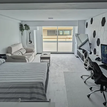 Estudio Al Mar En El Casco Vello De Apartmán