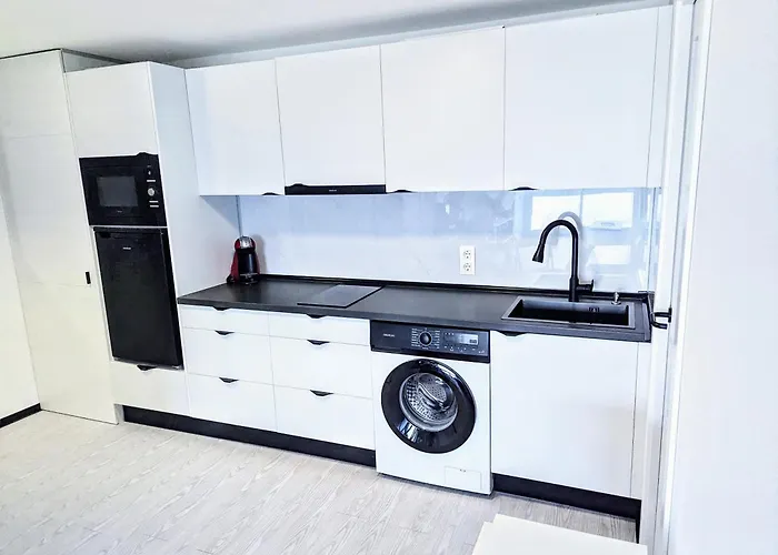 Estudio Al Mar En El Casco Vello De *